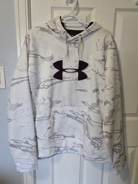 UNDER ARMOUR Women's White & Gray Camo Crewneck Hoodie